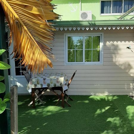 La Brise Apartment L'Etang-Sale Ngoại thất bức ảnh