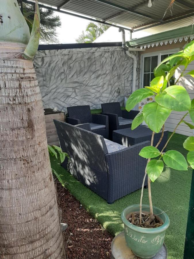 La Brise Apartment L'Etang-Sale Ngoại thất bức ảnh